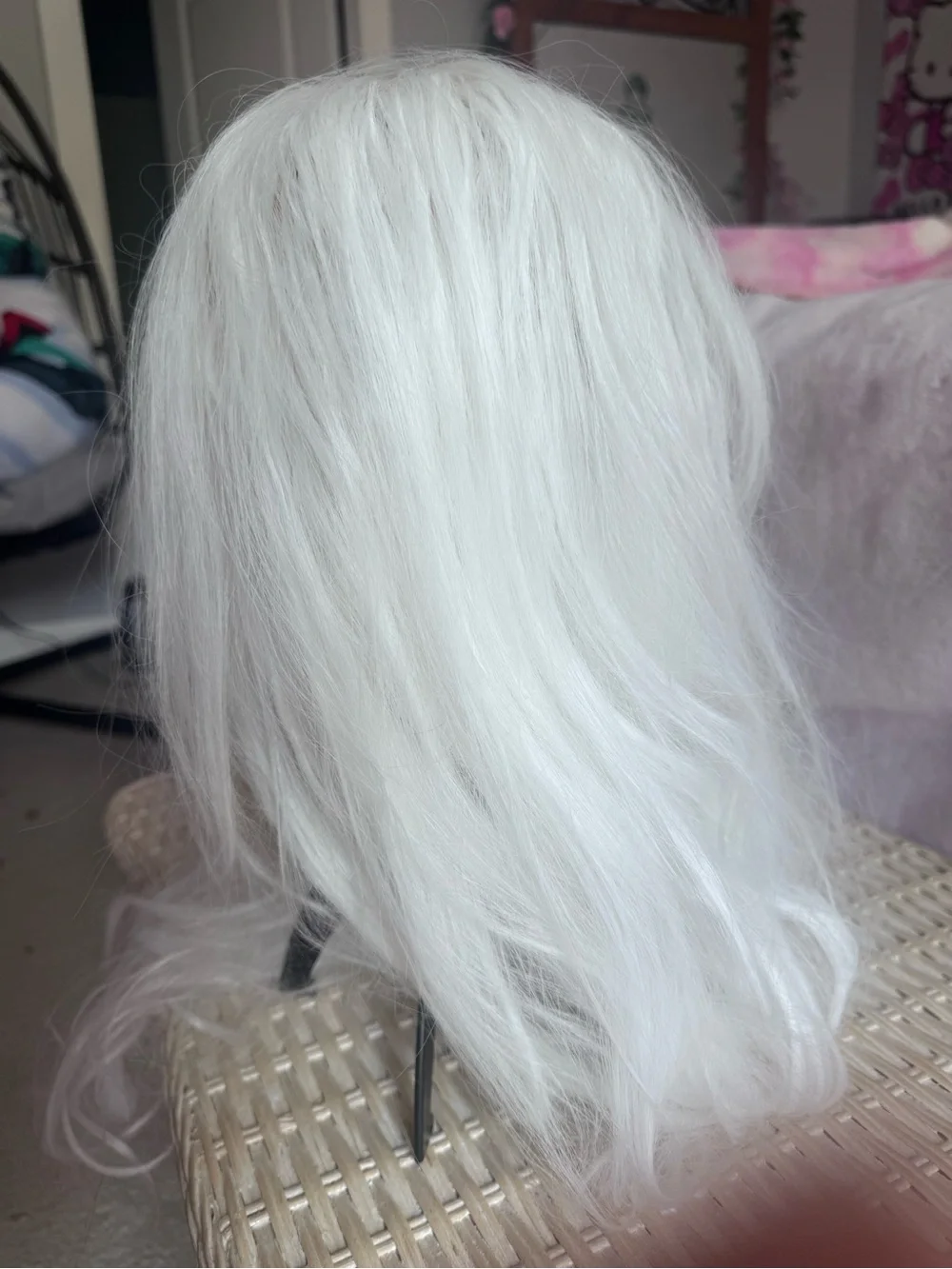 N/A white wavy